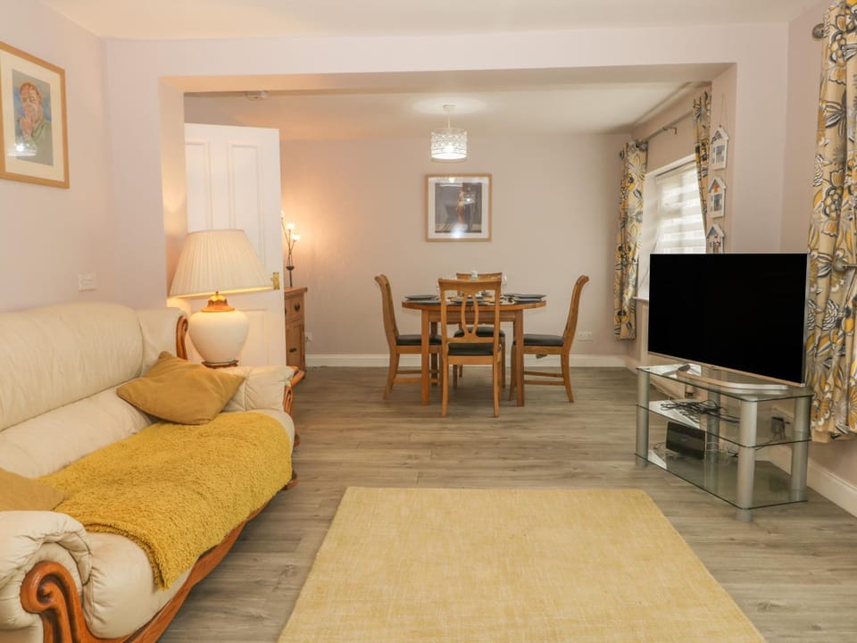 2 The Close House in Robin Hoods Bay