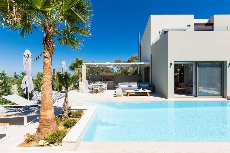 BBQ facilities, Garden, Dining area, Pool view, Swimming pool, Swimming pool