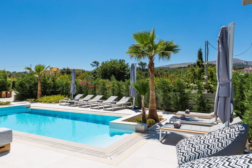 Pool view, Swimming pool, Swimming pool