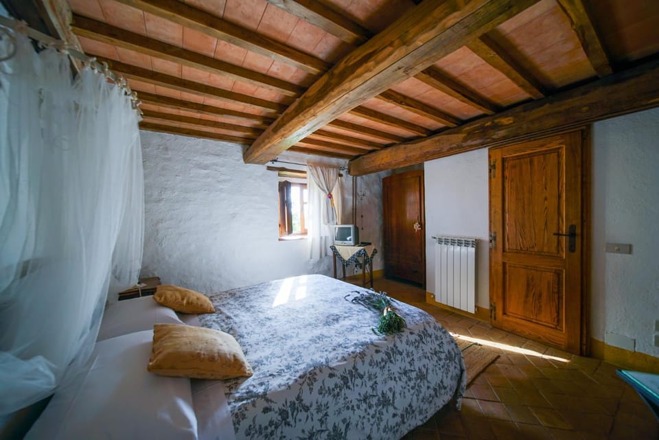 Bed, Photo of the whole room, Bedroom, towels, wardrobe