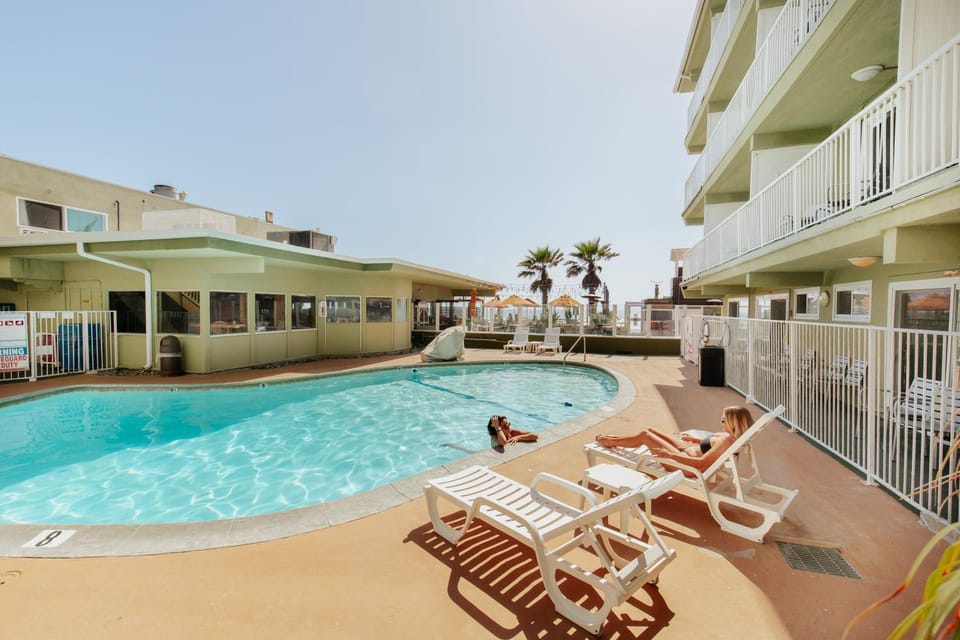 Day, View (from property/room), Pool view, Swimming pool, Swimming pool, sunbed