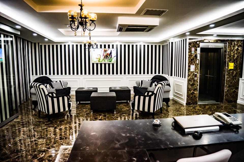 Lobby or reception, Internal: Not applicable to any particular room