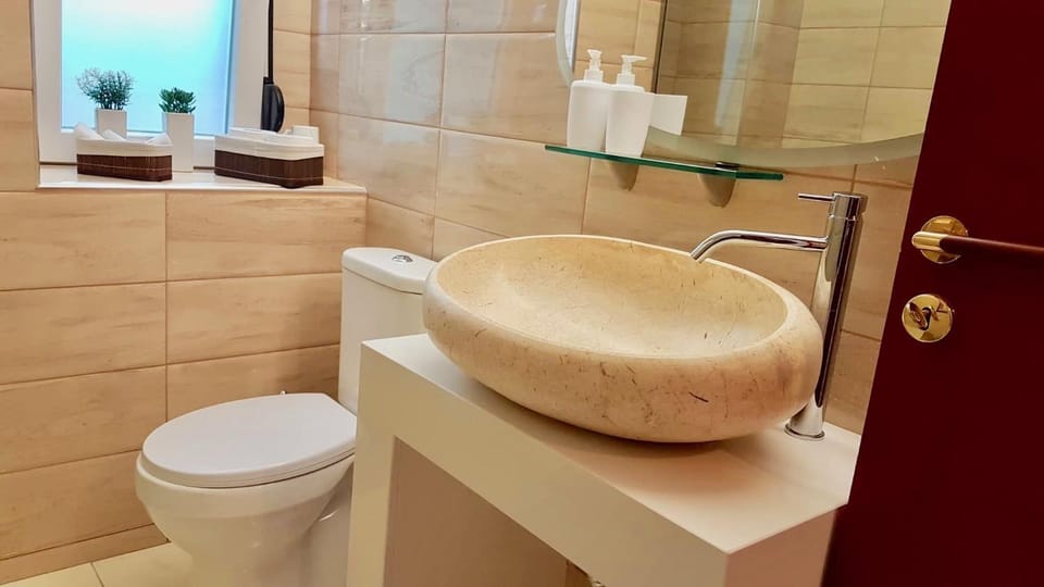 Toilet, Bathroom