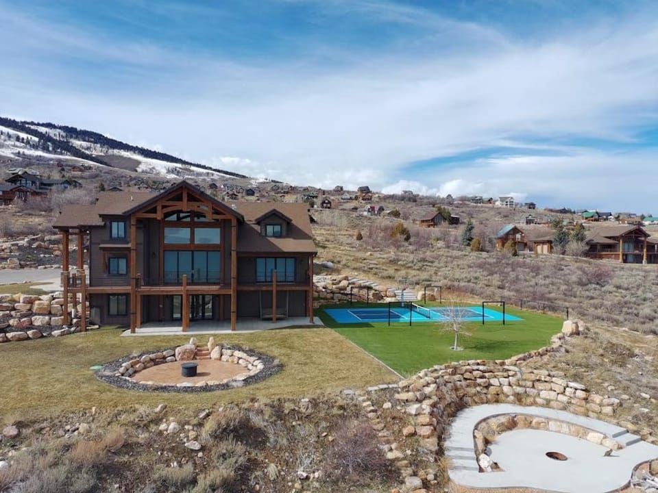 Raspberry Ridge Lodge House in Idaho