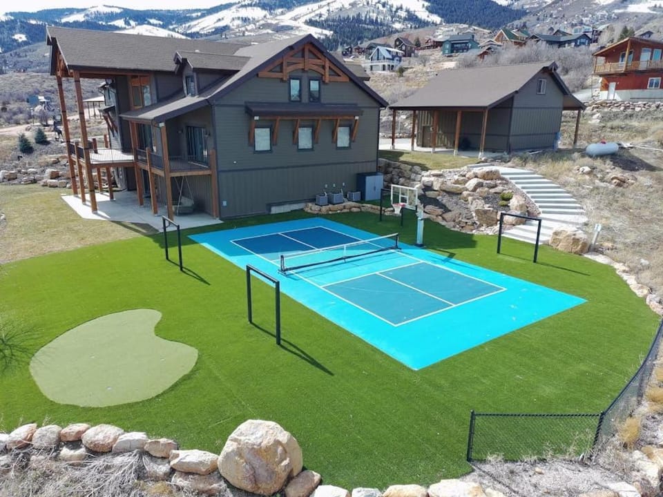 Raspberry Ridge Lodge House in Idaho