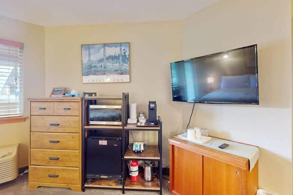 Icicle Village Resort 508: Alpine Aurora Apartment in Leavenworth