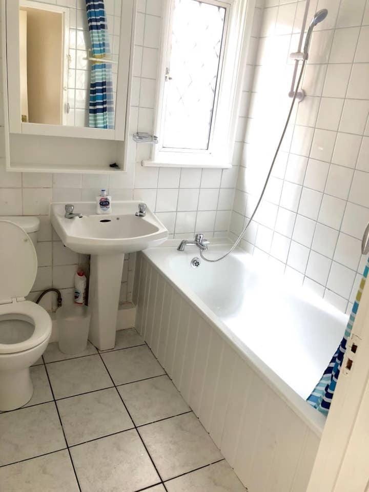 AC Lounge 115 Apartment in Southend-on-Sea