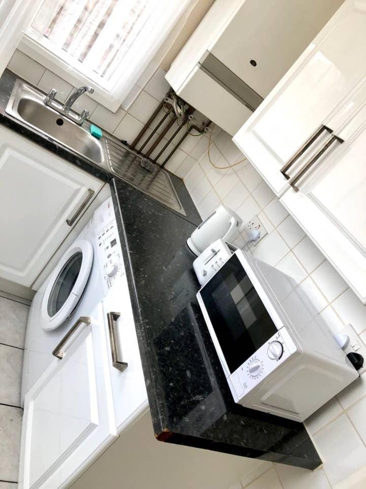 AC Lounge 115 Apartment in Southend-on-Sea