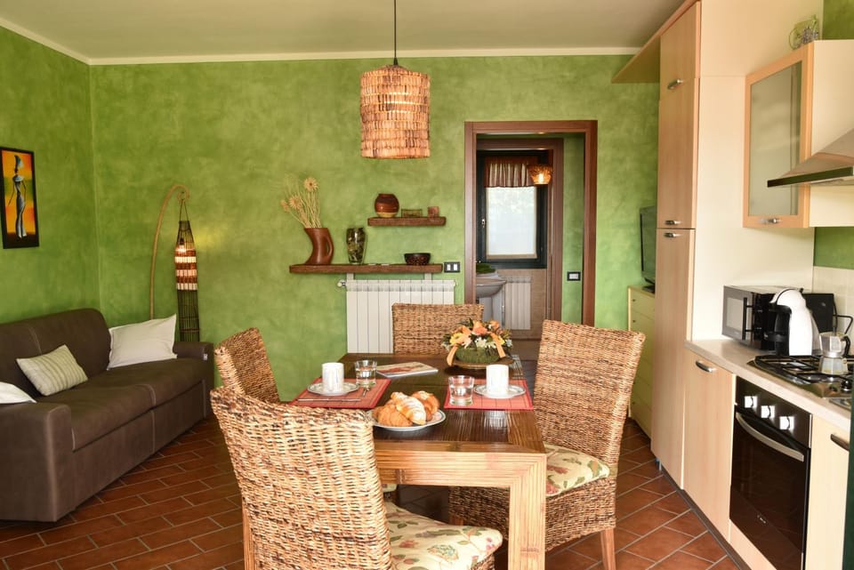 Living room, Dining area