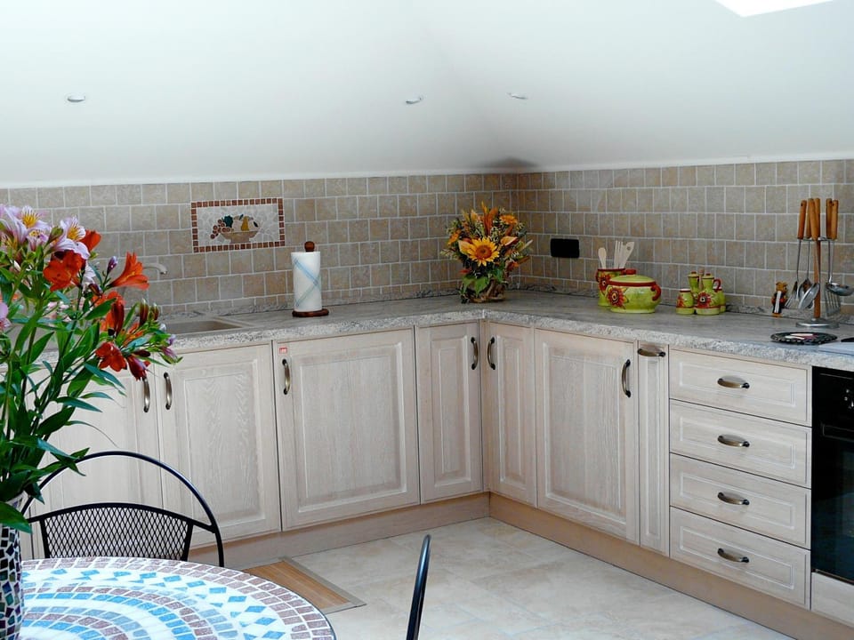 Coffee/tea facilities, Food and drinks, stove