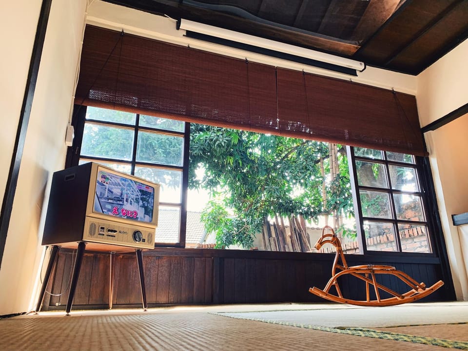 Communal lounge/ TV room