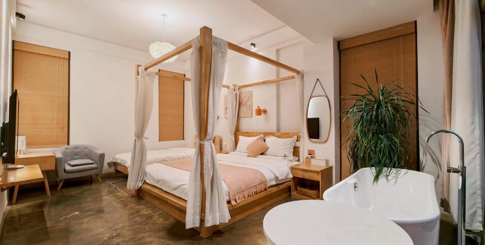 Bed, Living room