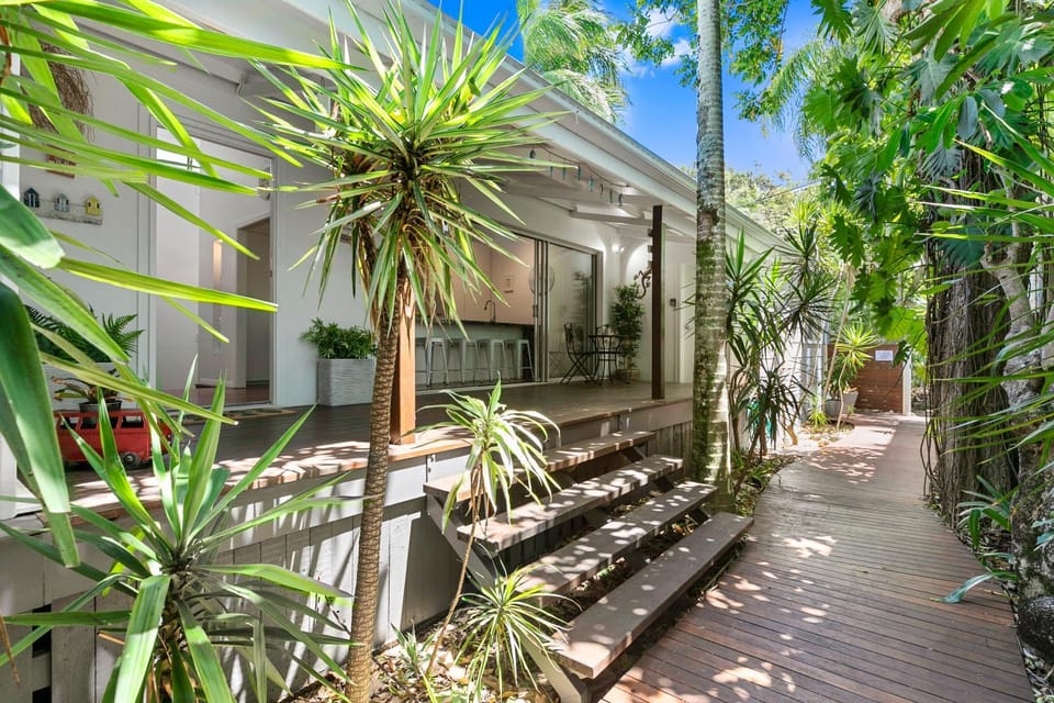 Tranquil & tropical, Sunshine Beach House in Noosa Heads