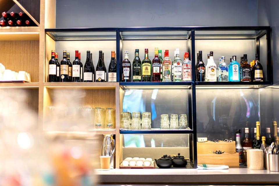 Lounge or bar, Lounge or bar