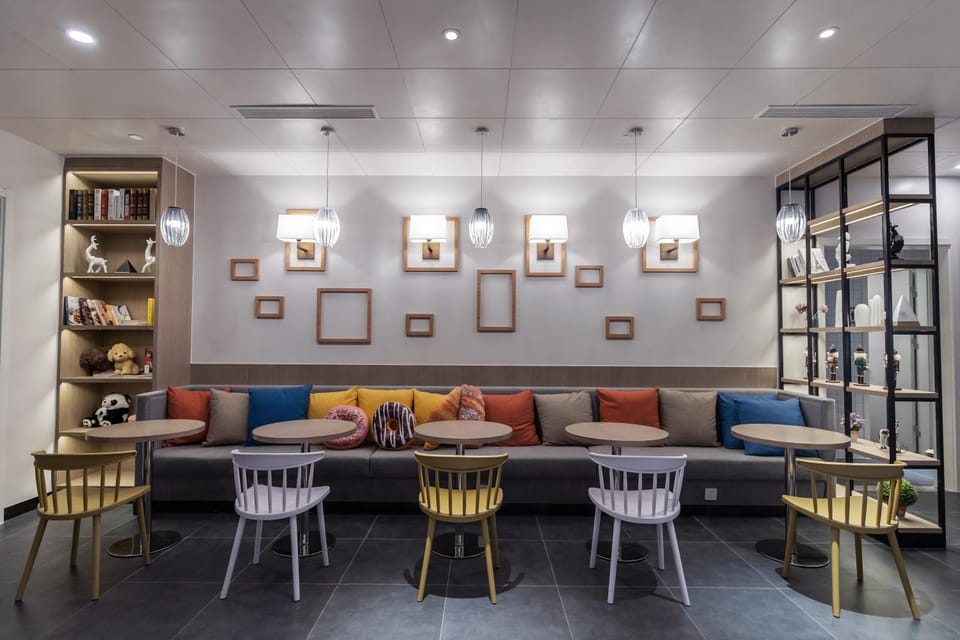 Restaurant/places to eat, Restaurant/places to eat