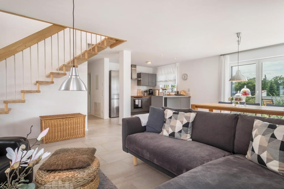 Kitchen or kitchenette, Living room, Seating area