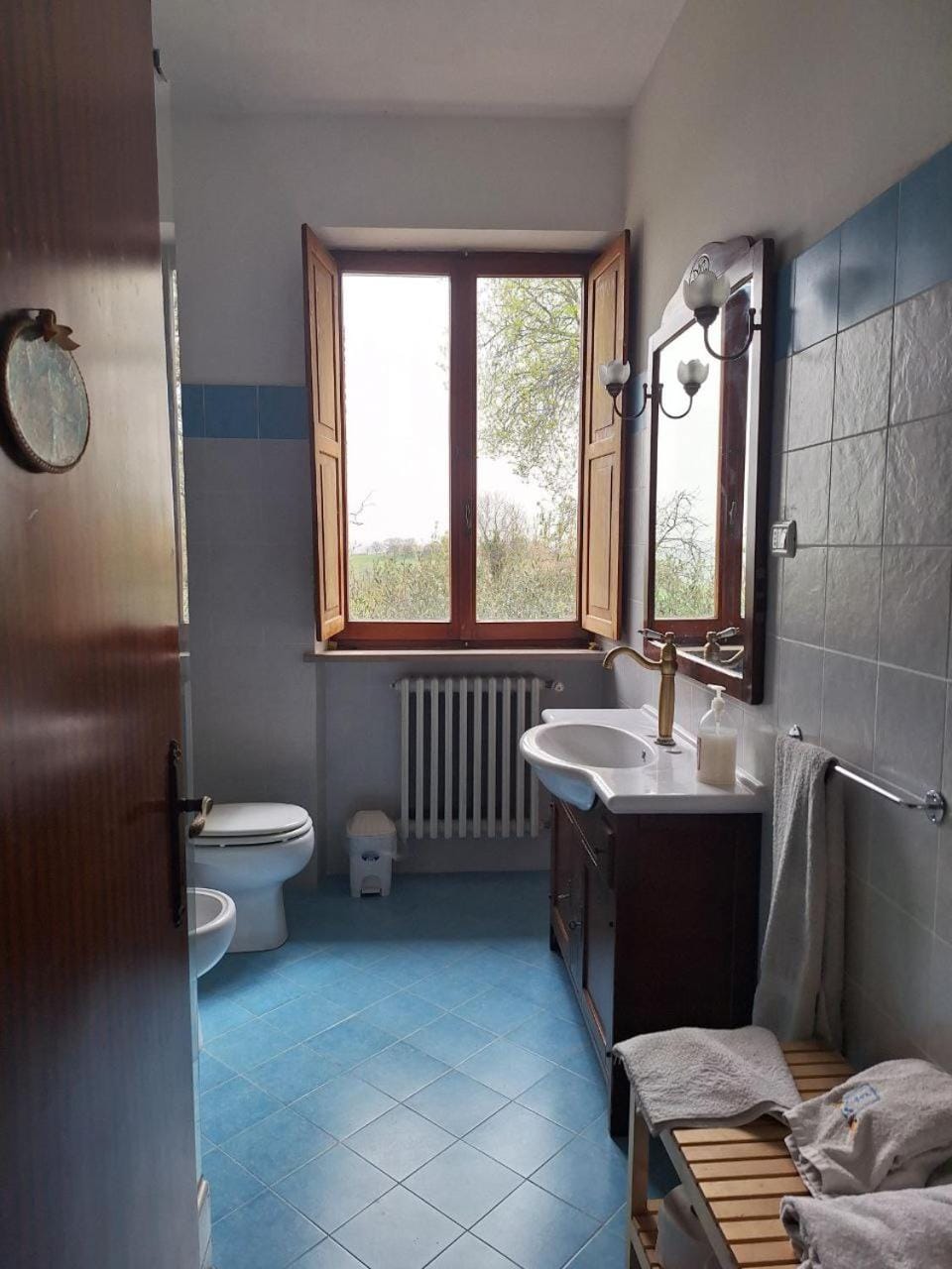 Oak Tree Apartment in Marche