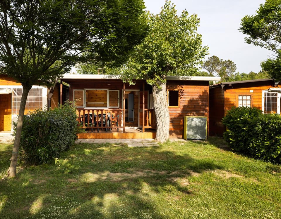 Property building, Day, Garden, Garden view