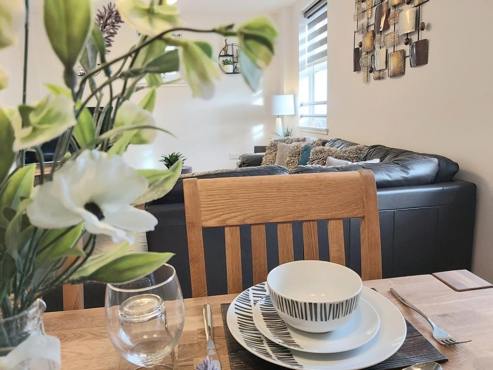 Inverness City Centre Apartment with Elevator and Google Chromecast Apartment in Inverness