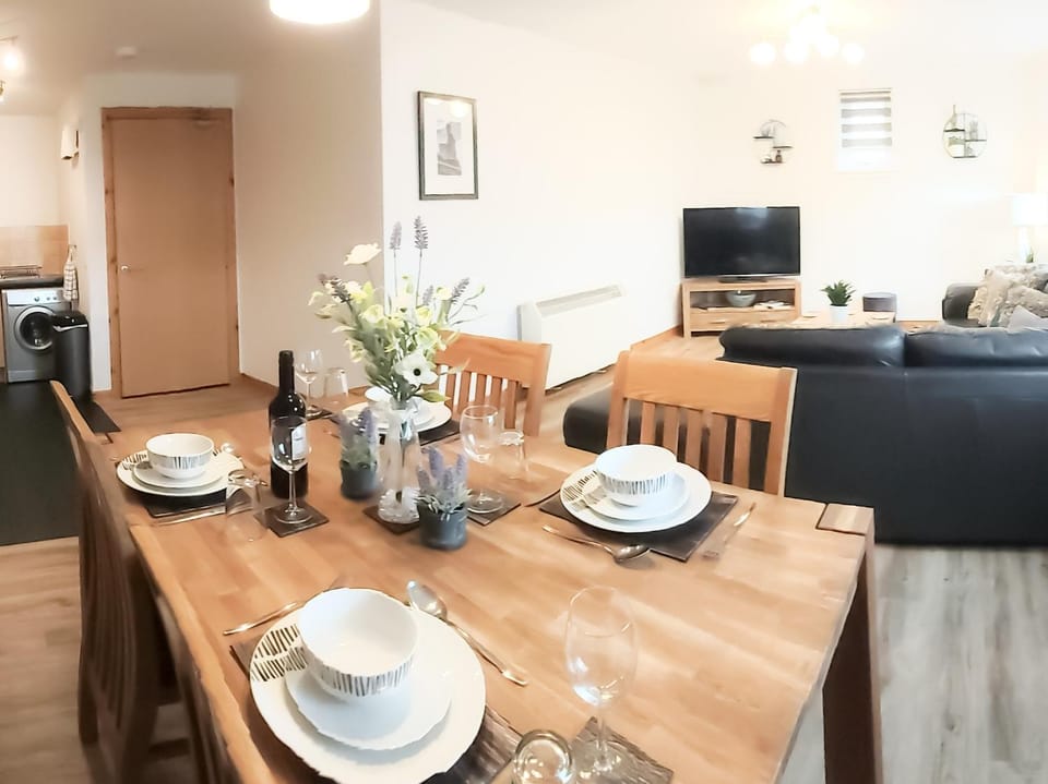 Inverness City Centre Apartment with Elevator and Google Chromecast Apartment in Inverness