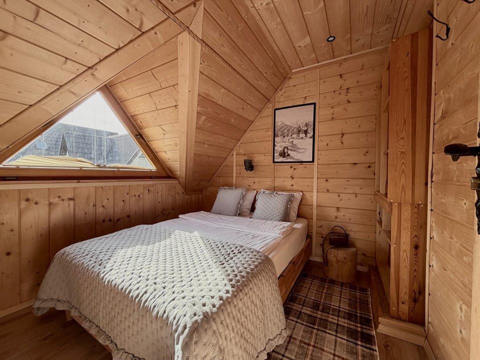 Other, Photo of the whole room, Bedroom
