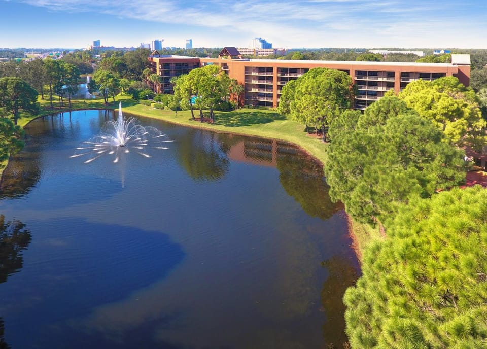 Property building, Bird's eye view, Garden, Lake view