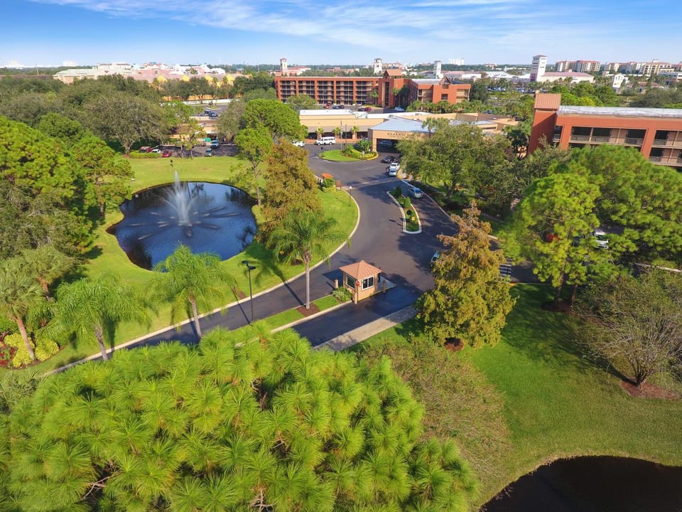 Facade/entrance, Bird's eye view, Garden, Lake view