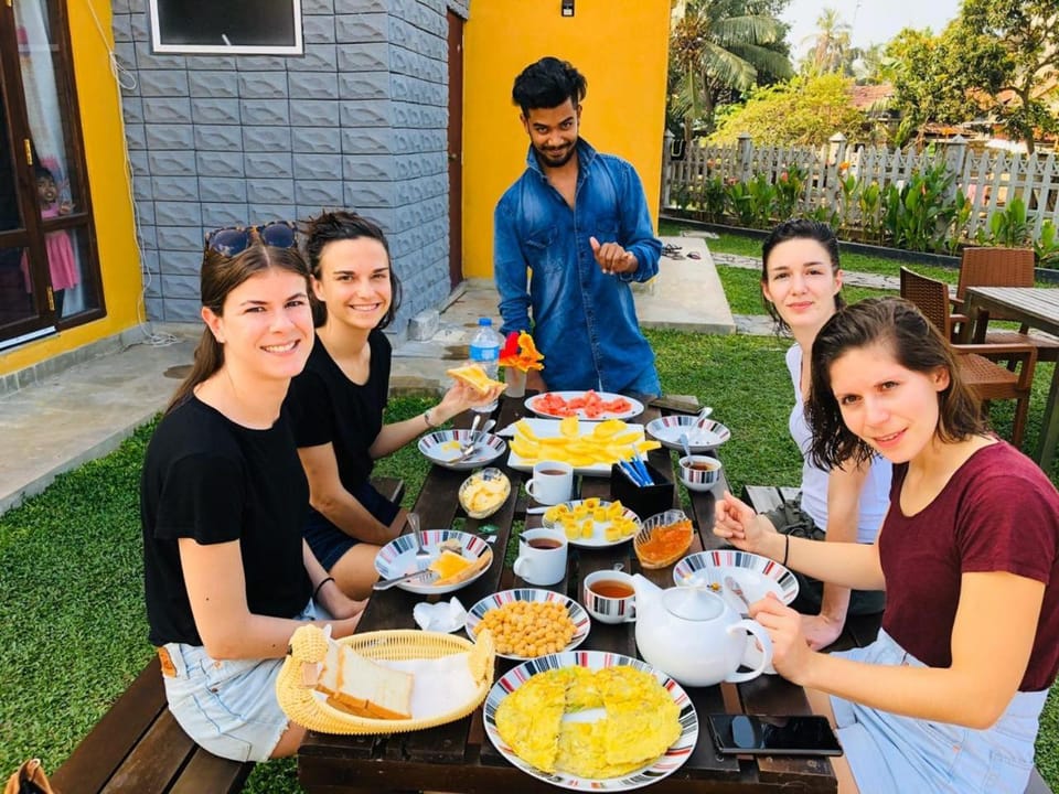 Garden, Food and drinks, Food, Guests, Breakfast