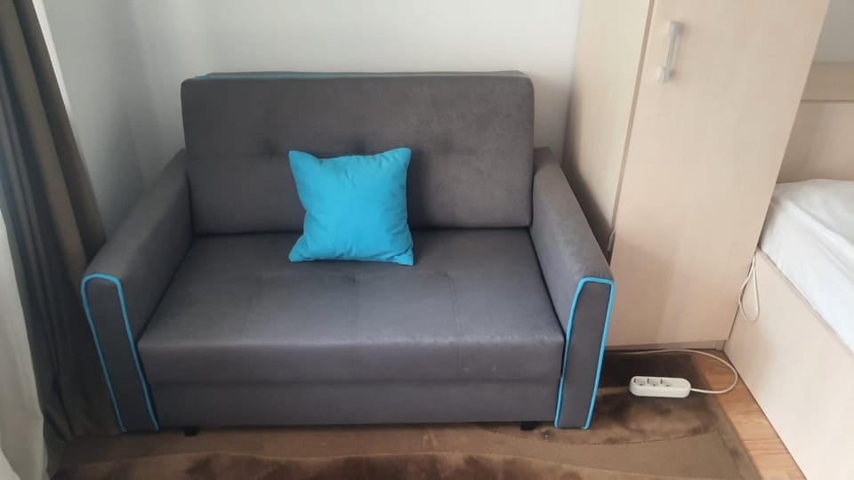 Bed, Living room, Photo of the whole room, Seating area, Bedroom
