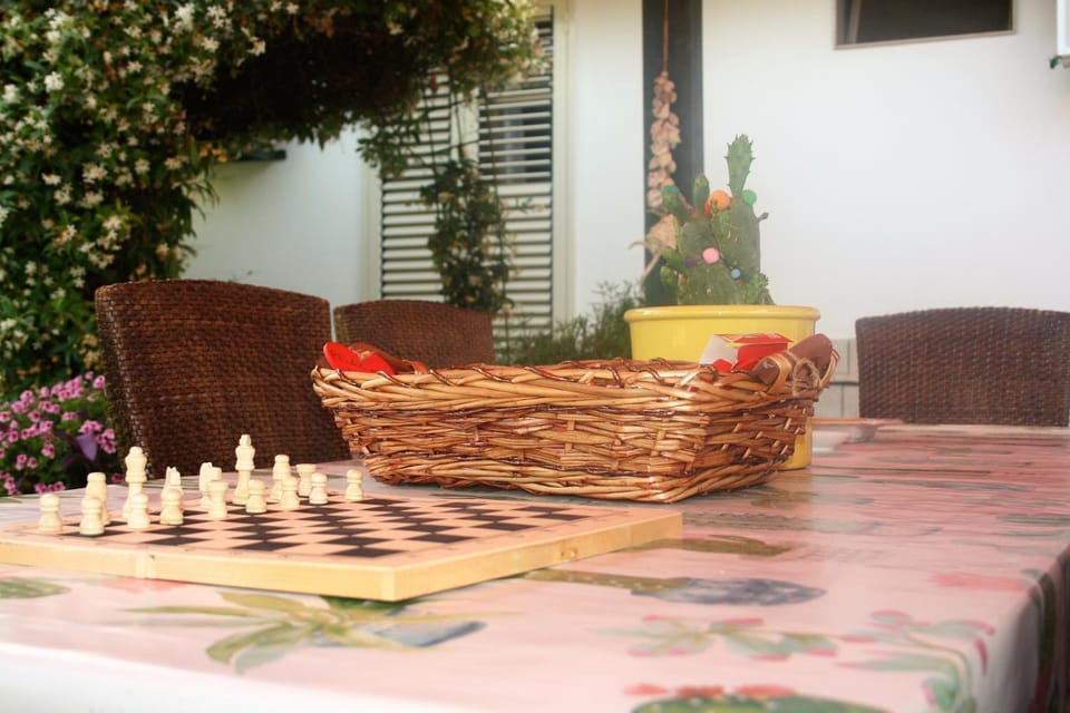 Garden, Dining area