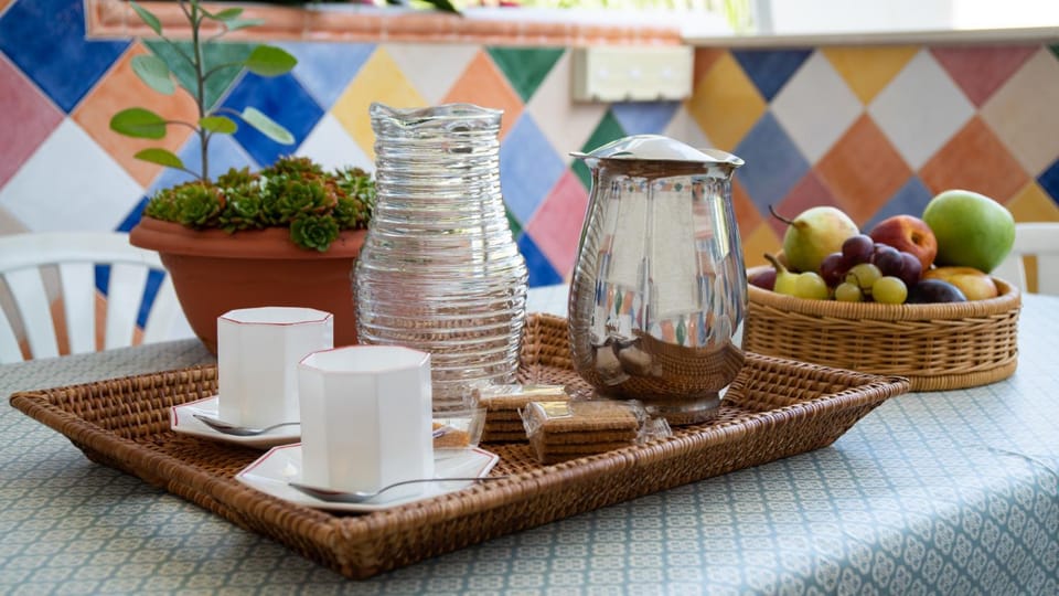 Coffee/tea facilities