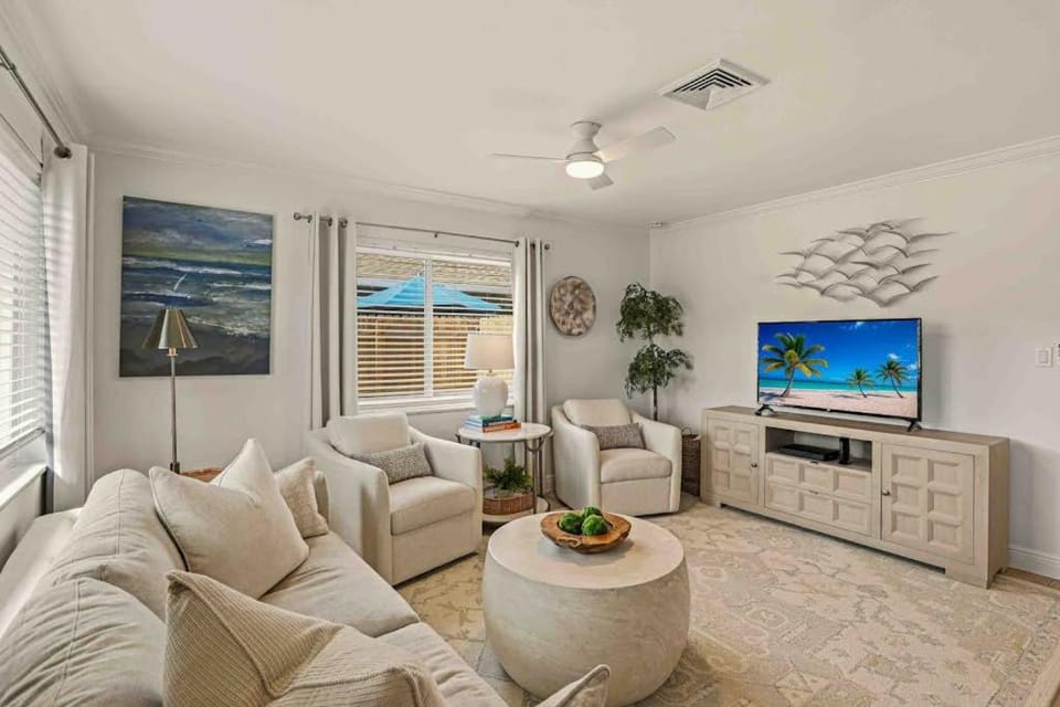 Secret Splash House in Naples Park