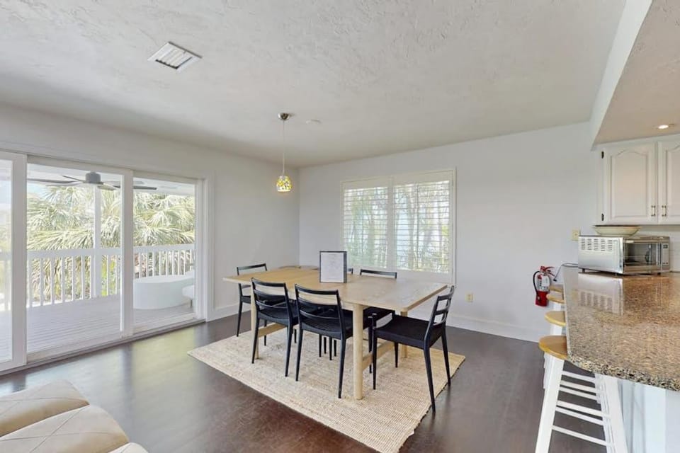 Spring Oasis House in Anna Maria Island