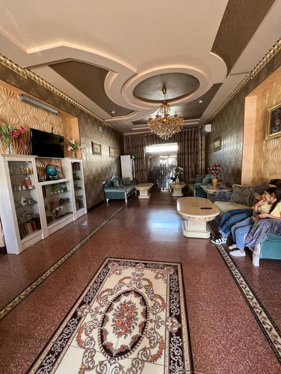 Property building, TV and multimedia, Living room, Seating area
