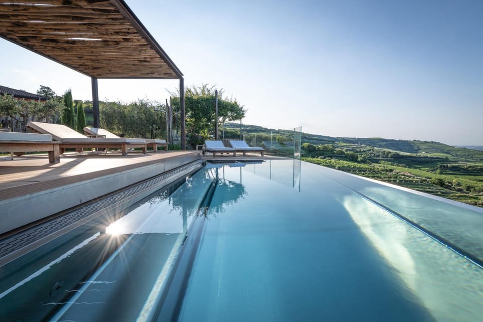 Hot Tub, Swimming pool