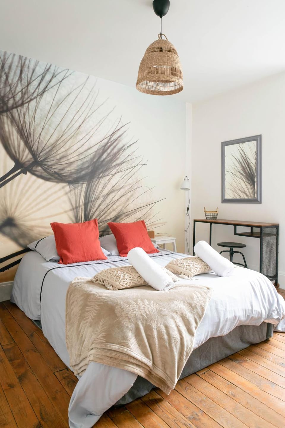 Bed, Photo of the whole room, Bedroom