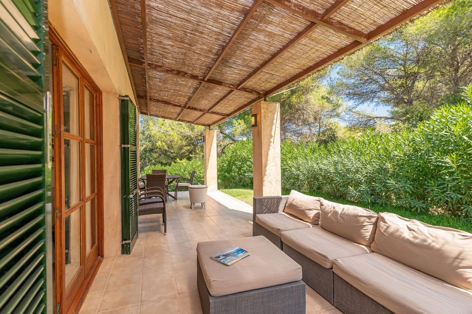 Patio, Day, Garden, Balcony/Terrace