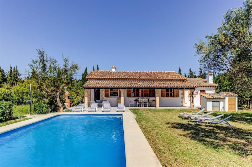 Property building, Facade/entrance, Off site, Garden, Garden view, Pool view, Swimming pool