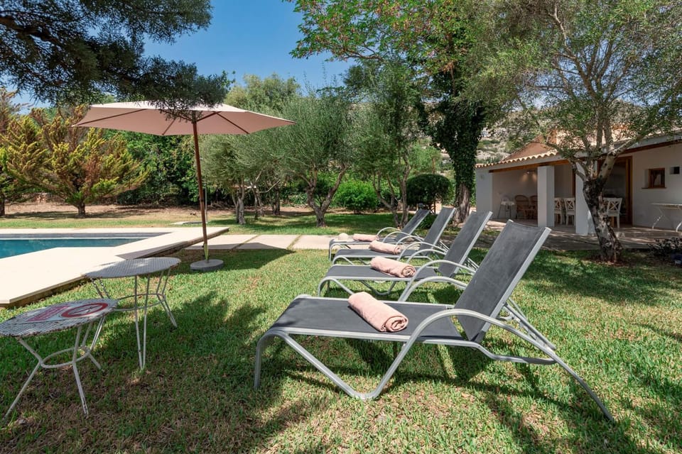 Property building, Natural landscape, Garden, Garden view, Pool view, Swimming pool, sunbed