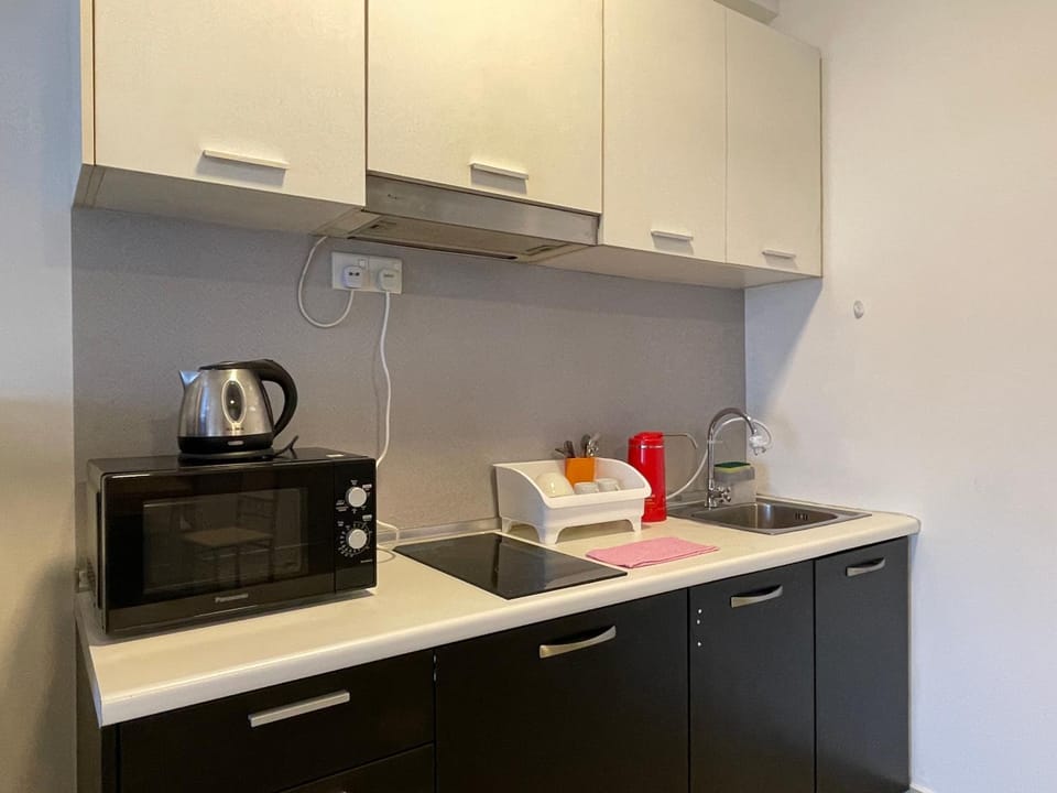 Kitchen or kitchenette, Communal kitchen