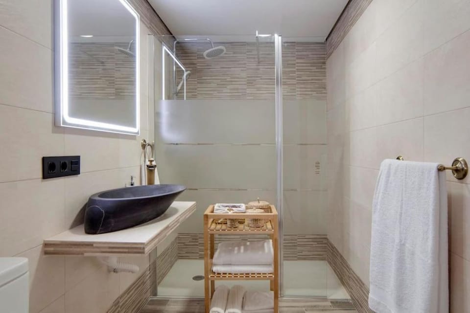 Shower, Bathroom, towels
