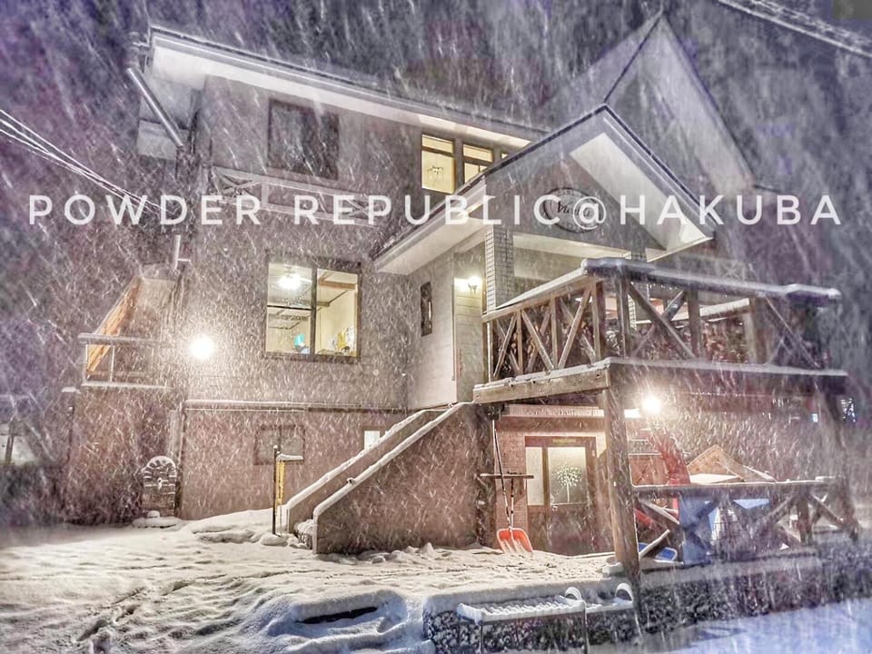 Property building, Facade/entrance, Property logo or sign, Winter