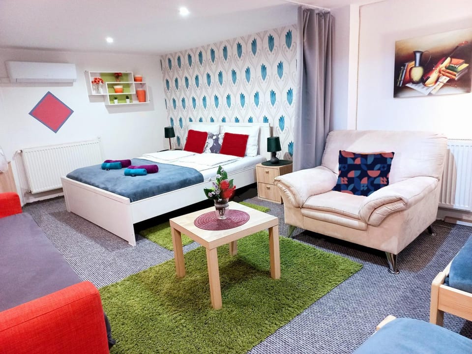 Bedroom, air conditioner