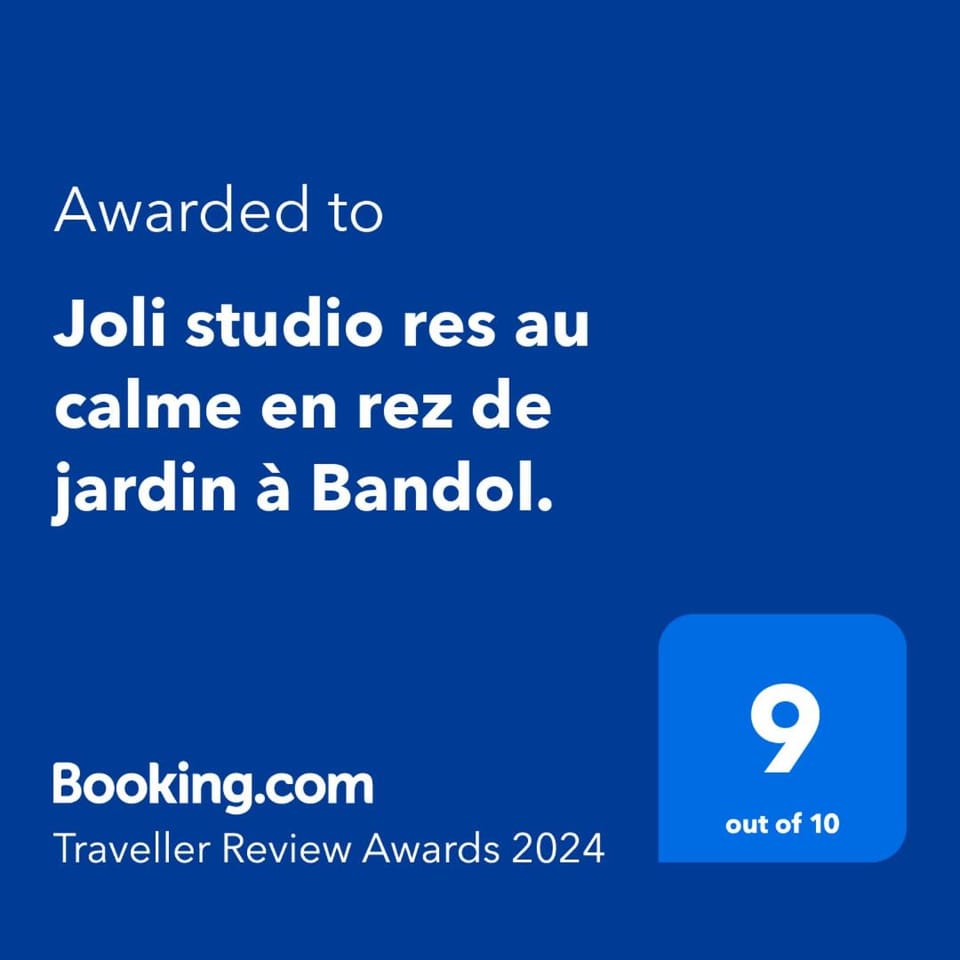 Joli studio res au calme en rez de jardin à Bandol. Apartment in French Riviera