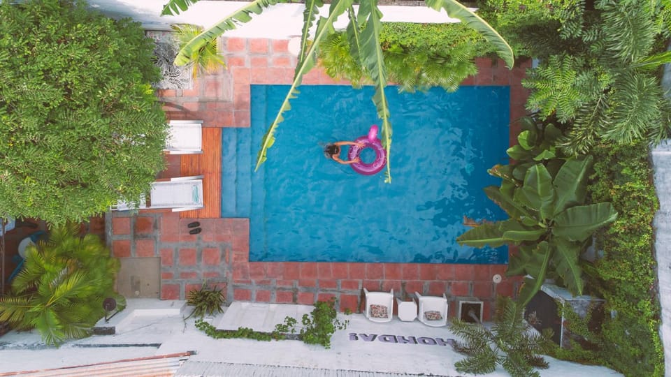 Swimming pool