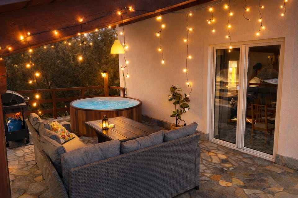 Hot Tub, Balcony/Terrace