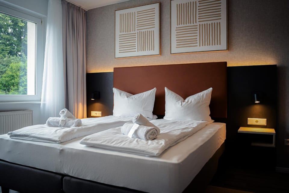 Bed, Photo of the whole room, Bedroom, towels