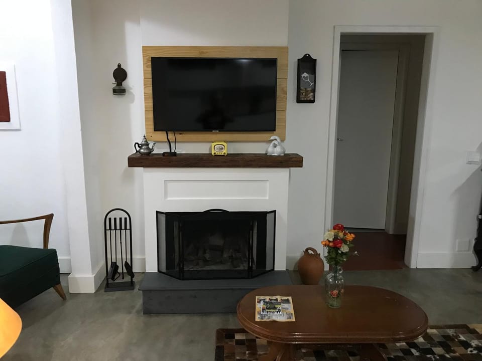 Communal lounge/ TV room, TV and multimedia, Living room, Seating area