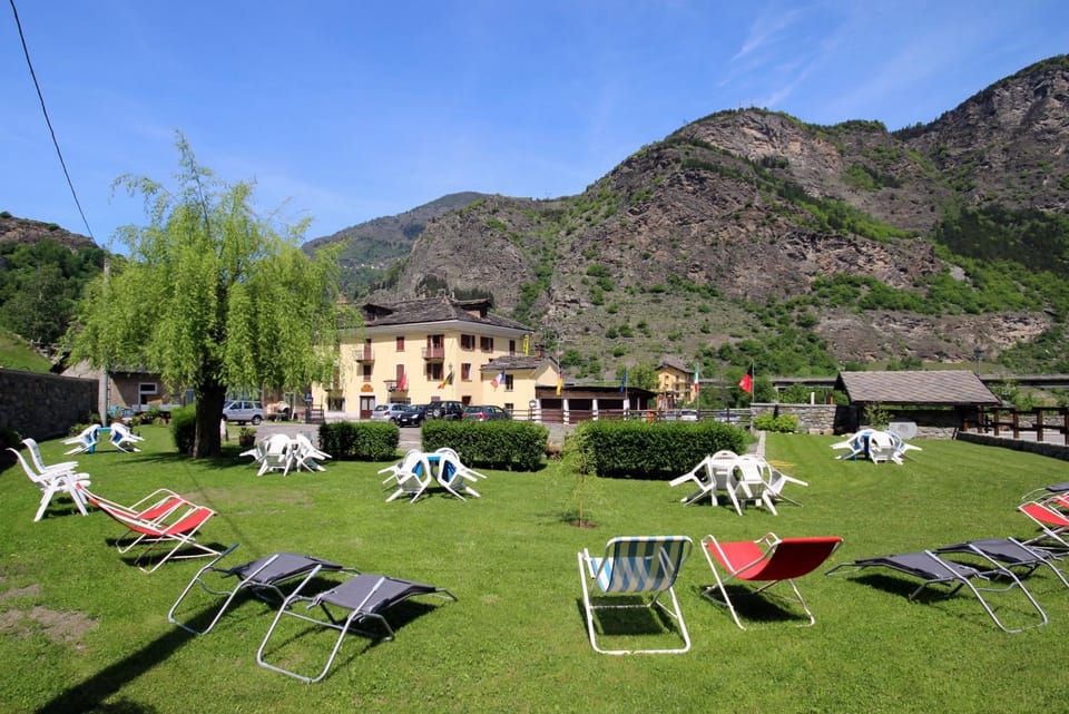 Property building, Garden, View (from property/room), Garden view
