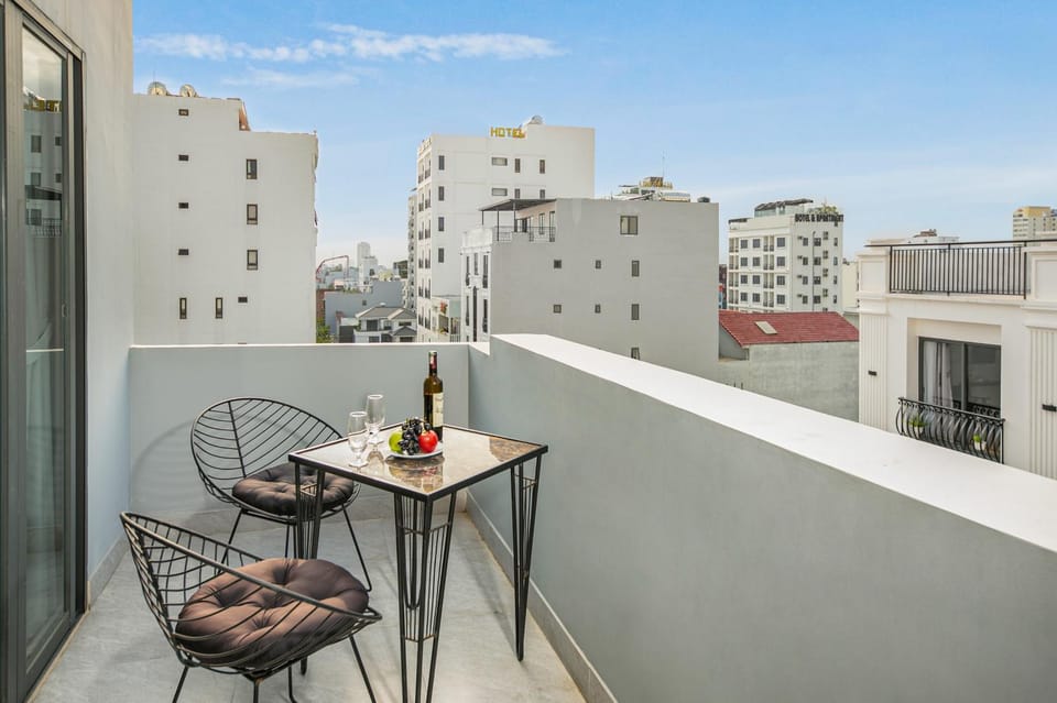 Balcony/Terrace, Seating area, City view